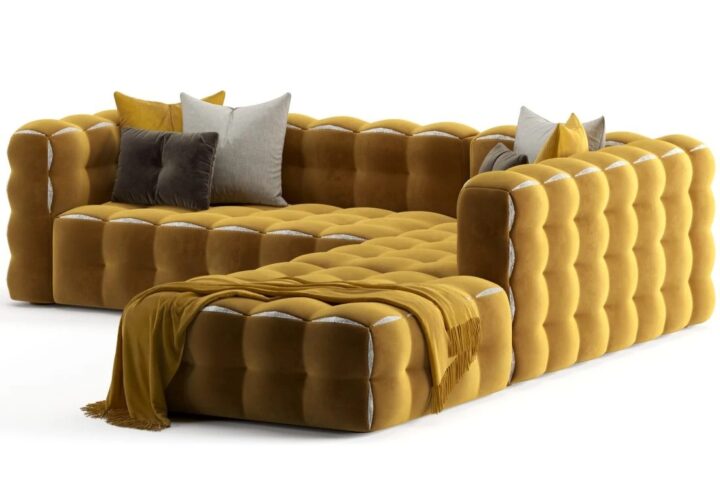 notre élégant canapé moutard et en rouge